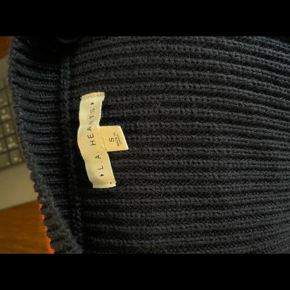 LA HEARTS BUTTON DOWN SWEATER - Picture 4 of 4